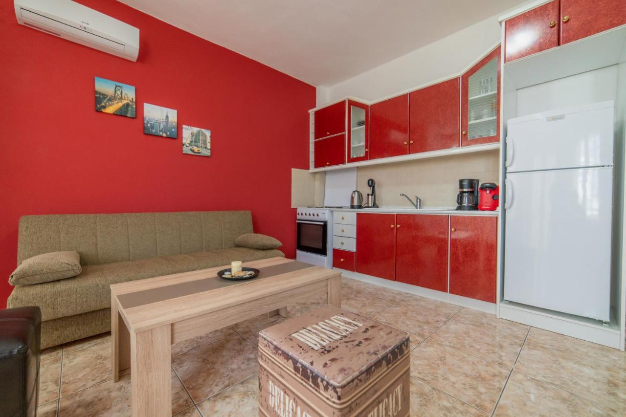 Ofrínion Family Resort 1 מראה חיצוני תמונה