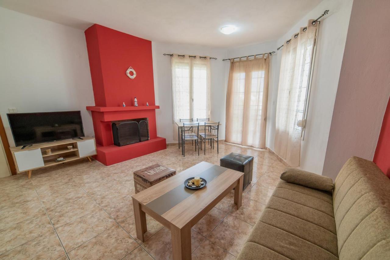 Ofrínion Family Resort 1 מראה חיצוני תמונה